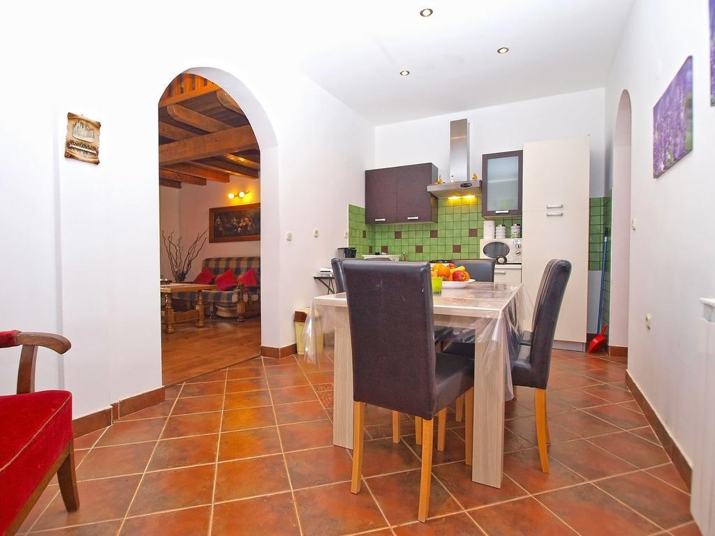 Anto 1296 Apartment